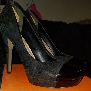 Arturo Chiang Black High Heels